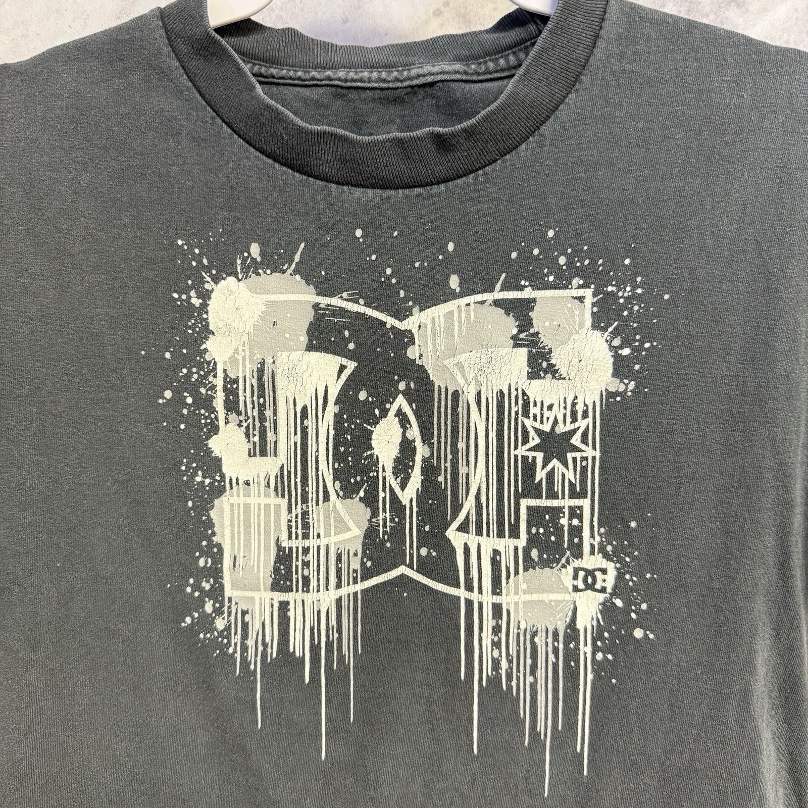 DC DC Shoes T Shirt Mens Medium Faded Black Y2K Skate Size US M / EU 48-50 / 2 - 1 Thumbnail