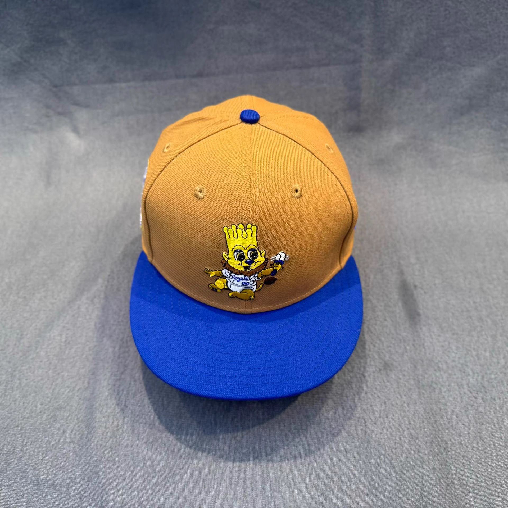 New Era New Era Limited Edition Flat Brim Cap。 Q5 Size ONE SIZE - 2 Thumbnail