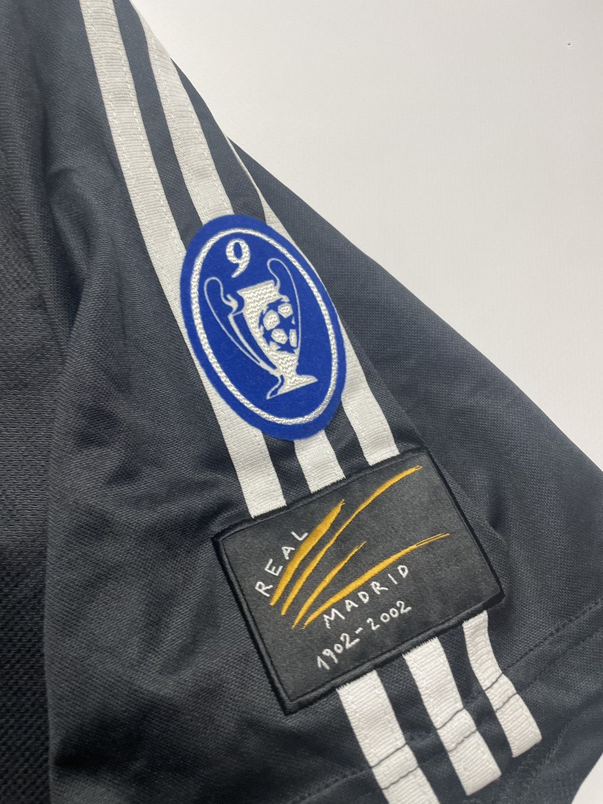 Vintage Adidas Real Madrid 2002/2003 UEFA Football Shirt Vintage Size US XXL / EU 58 / 5 - 2 Thumbnail