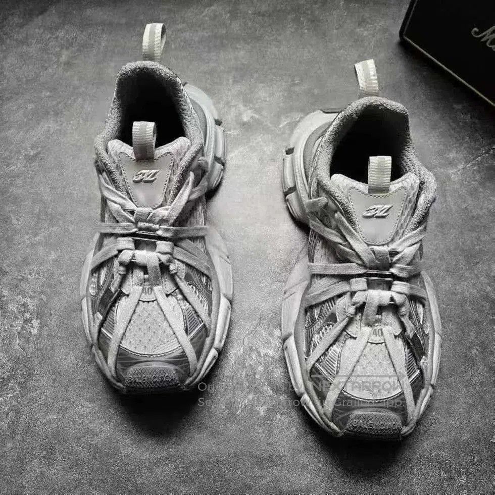 Balenciaga balenciaga 3xl gray sneaker with metal buckle. Size US 9 / EU 42 - 2 Thumbnail