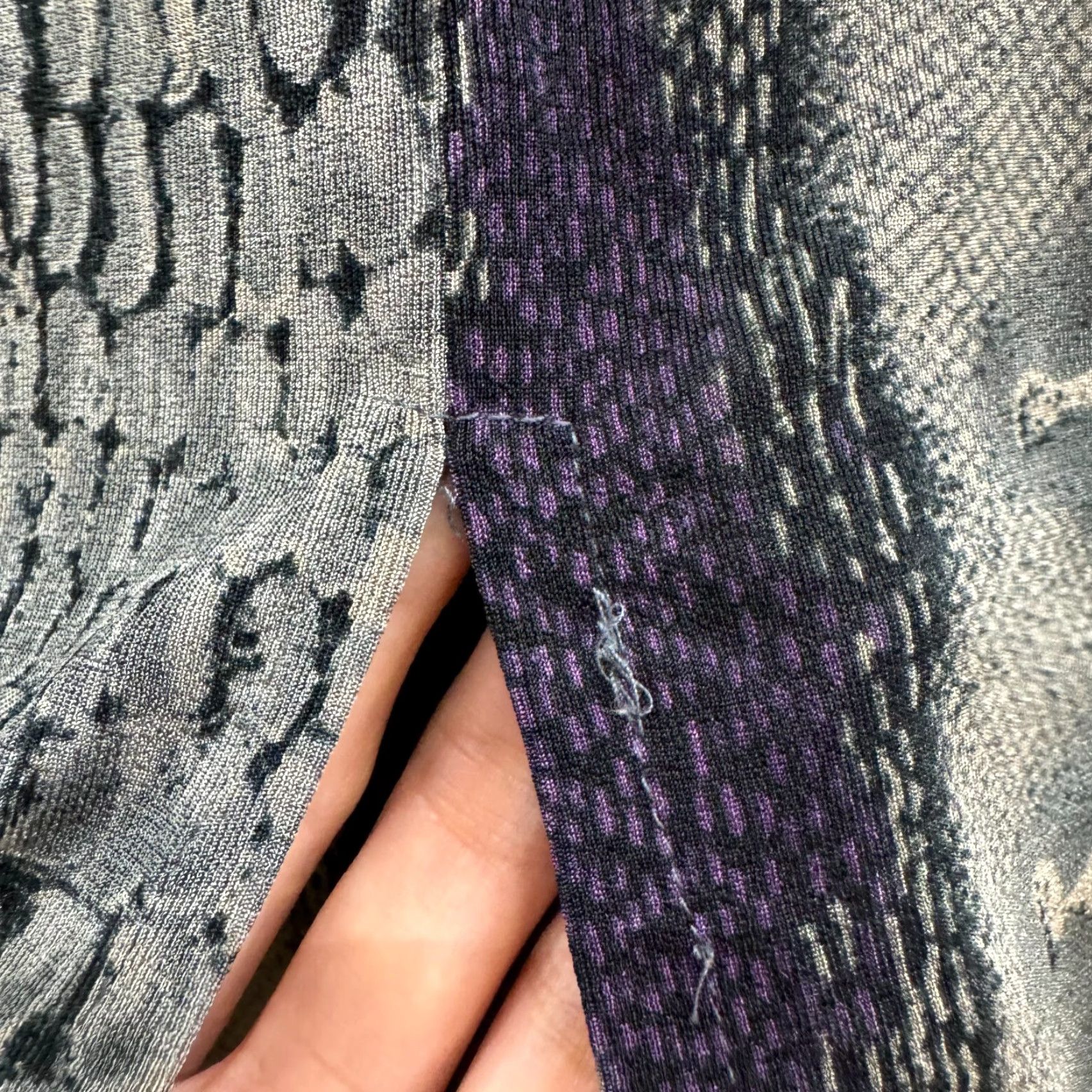 Vintage VINTAGE 90s Y2K Skirt Medium Grey Snakeskin Slinky Stretch Office Corpcore Es Se Womens Size 32" / US 10 / IT 46 - 4 Thumbnail
