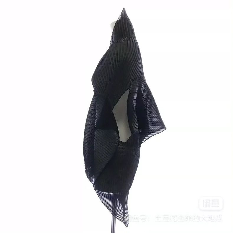 Issey Miyake Issey Miyake Black cicada wings with pointed horns often w Size M / US 6-8 / IT 42-44 - 3 Thumbnail