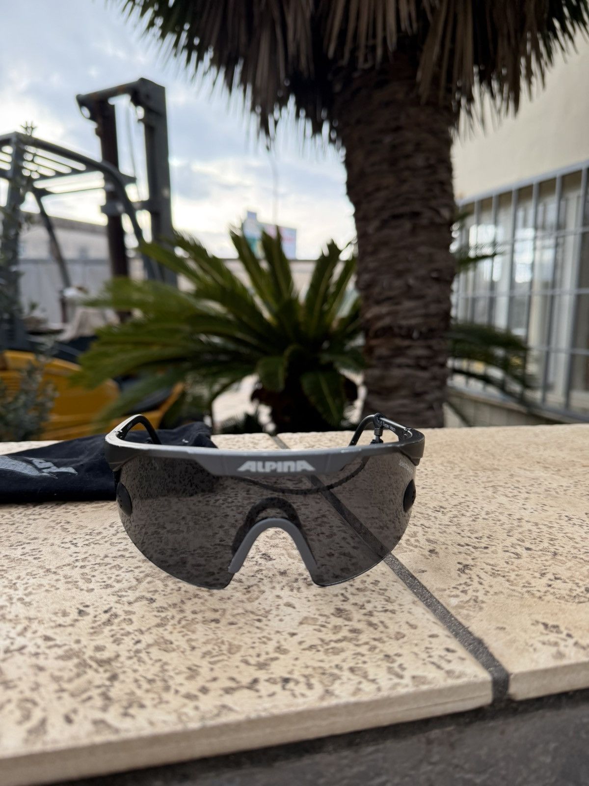 Oakley Alpina Sunglasses Black Size ONE SIZE - 2 Thumbnail