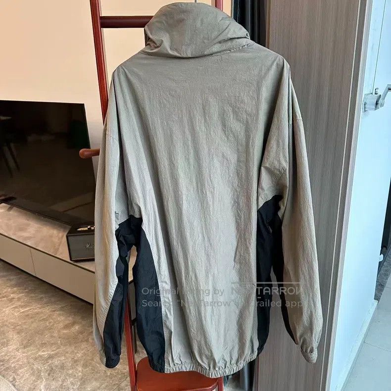 Balenciaga Balenciaga Milk Tea Color Print Color Block Windbreaker Size US S / EU 44-46 / 1 - 2 Thumbnail