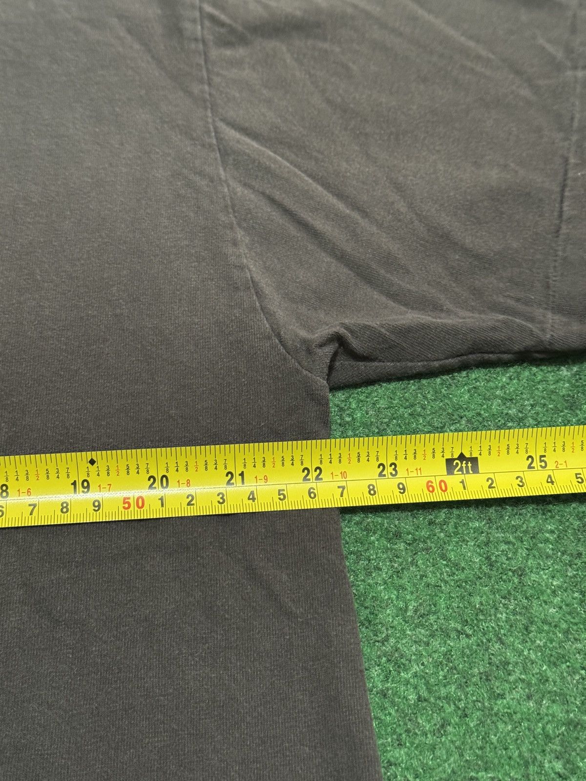 Calvin Klein Calvin Klein Vintage Designer 90s Faded 22x27 L T Shirt Size US L / EU 52-54 / 3 - 6 Thumbnail