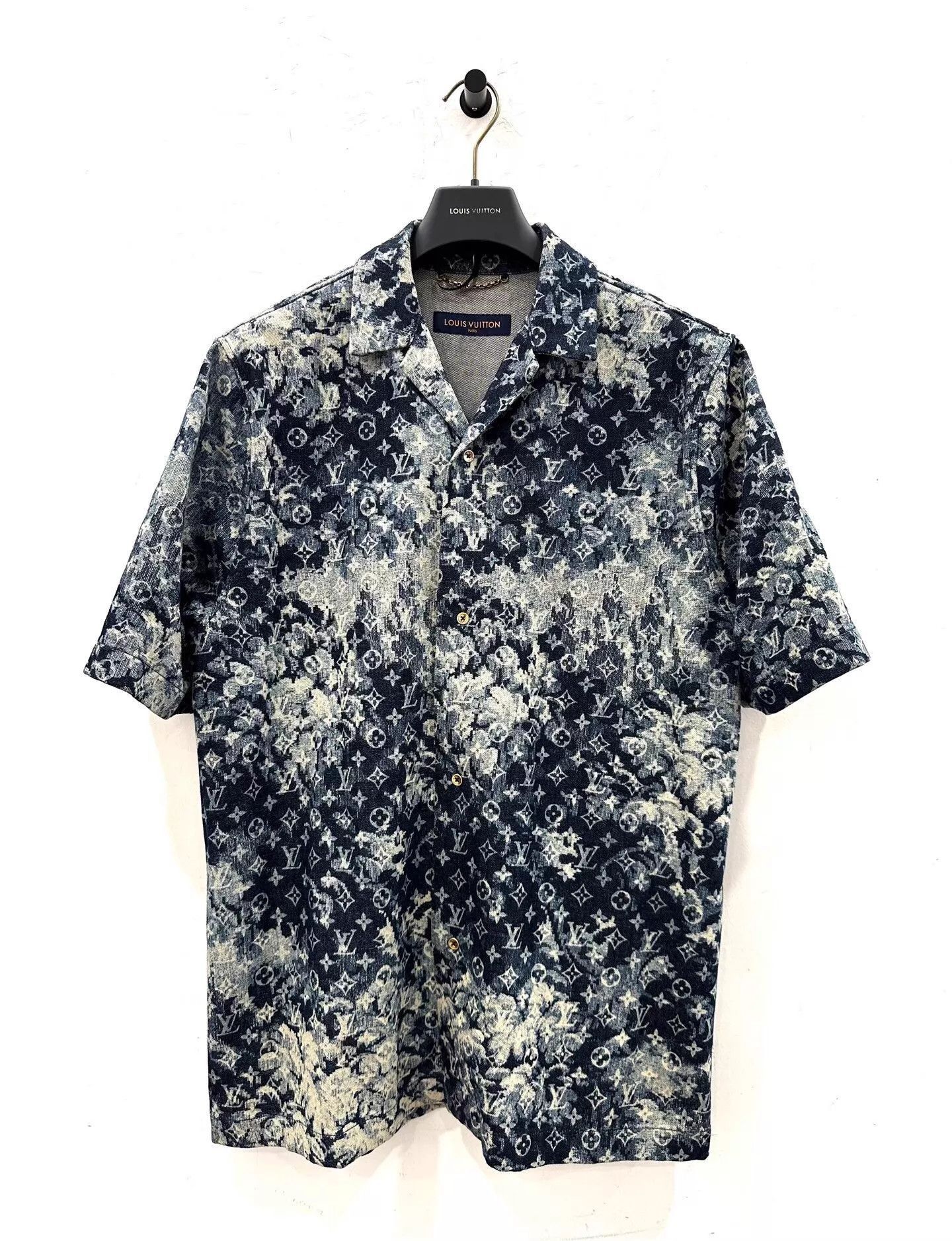 Louis Vuitton Blue Short Sleeve Patterned Shirt Size US M / EU 48-50 / 2 - 1 Thumbnail