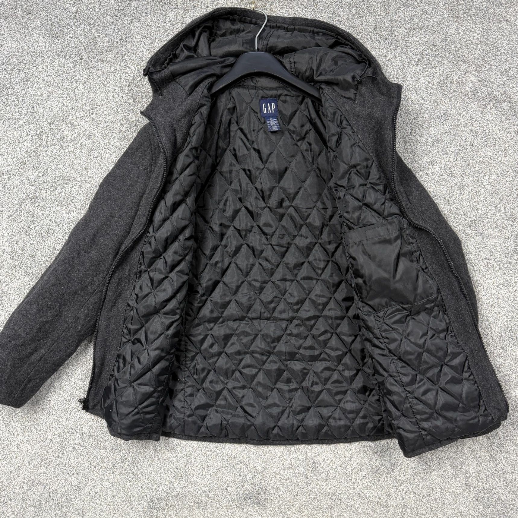 Gap VINTAGE Gap Jacket Mens Large Gray Wool Hooded Parka Full Zip Quilted Lined Padded Pockets 00s Size US L / EU 52-54 / 3 - 6 Thumbnail
