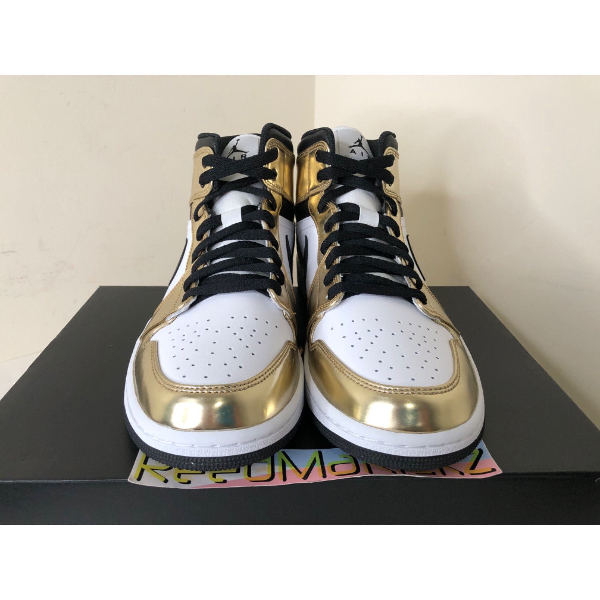 Jordan Brand Jordan 1 Mid SE White Metallic Gold mens 11us Size US 11 / EU 44 - 2 Thumbnail