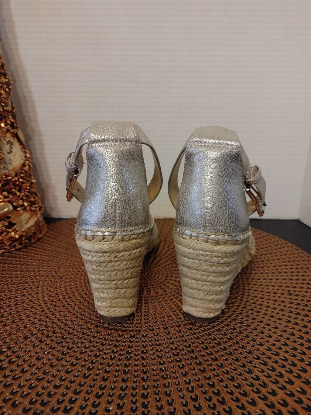 Vince Camuto Vince Camuto Leera Wedges Size 8M Size US 8 / IT 38 - 4 Thumbnail