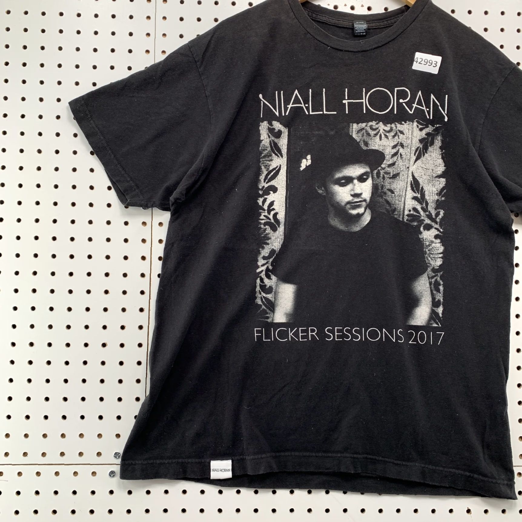 Tultex VINTAGE Niall Horan Flicker Sessions Shirt Mens Large Tultex Music 2017 Graphic Black Adult Large T-Shirt Mens Size US L / EU 52-54 / 3 - 4 Thumbnail