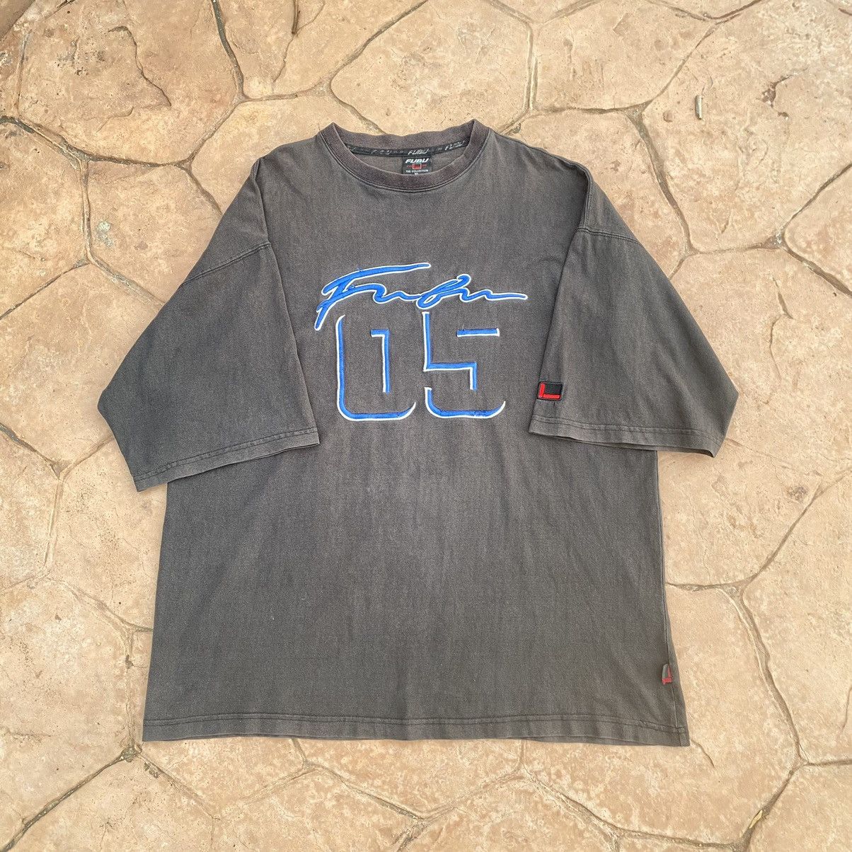 Fubu 💥SICK💥 THRASHED Faded Vintage Y2K Fubu Embroidered ERD TEE Size US XL / EU 56 / 4 - 1 Thumbnail