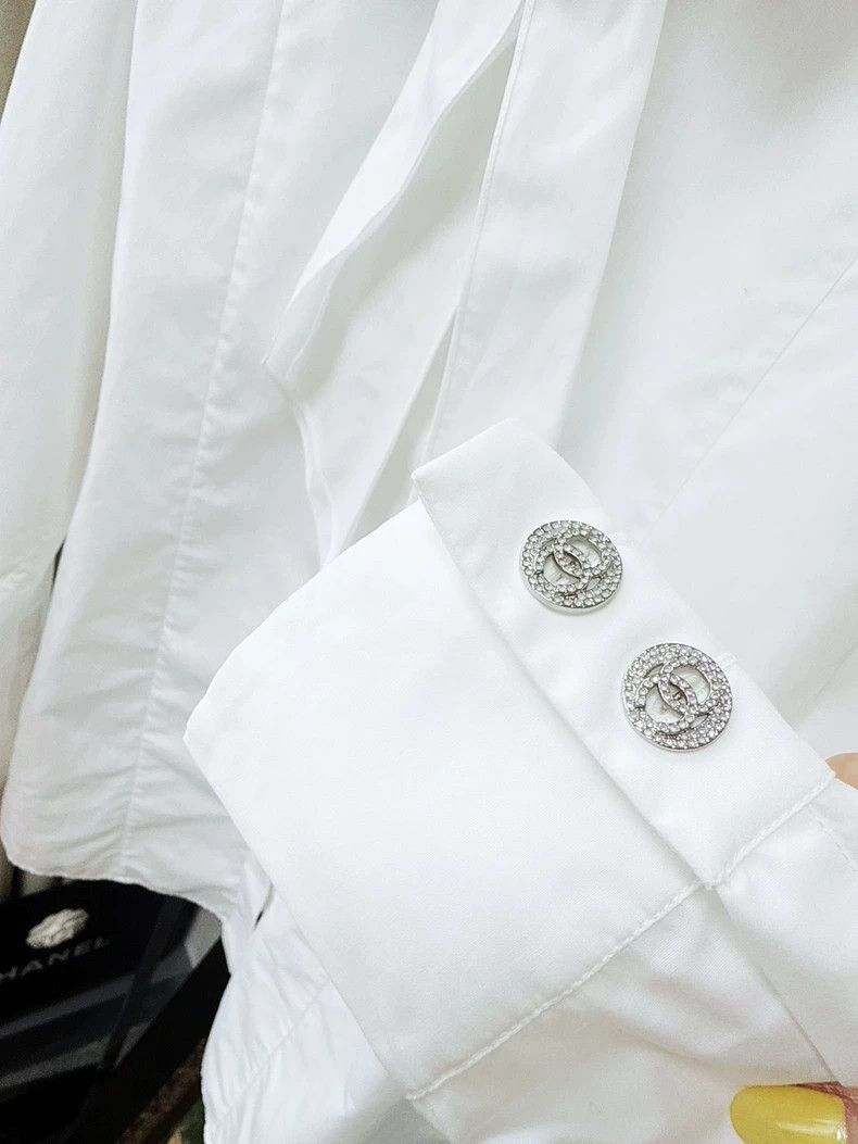 Chanel Chanel White Bow Tie Collar Shirt Size M / US 6-8 / IT 42-44 - 2 Thumbnail