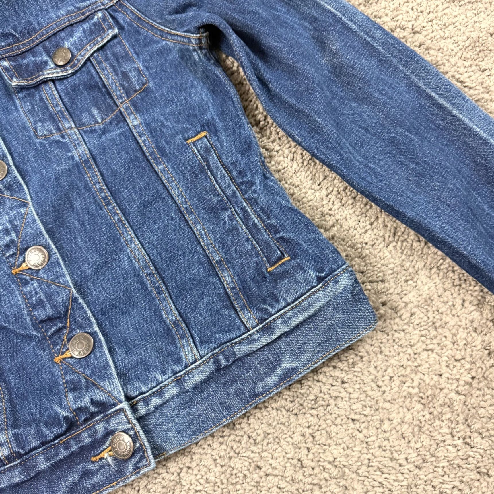 J.Crew J.CREW Denim Jacket Womens XS Blue Indigo Dark Wash Pockets 100% Cotton Jacket XS Womens Blue Denim Trucker Casual Classic Pockets Size XS / US 0-2 / IT 36-38 - 3 Thumbnail