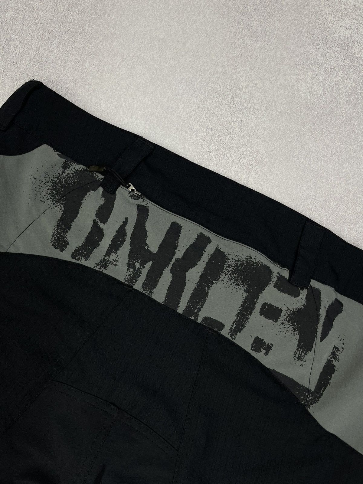 Oakley Vintage Oakley Trail Black Cargo Shorts Big Logo Size US 34 / EU 50 - 3 Thumbnail