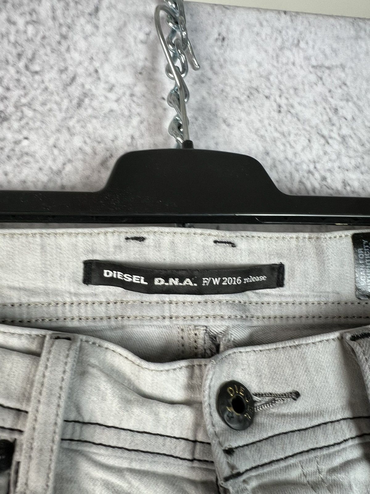 Diesel TEPPHAR W30/L32 Ripped Slim-Carrot Fit Jeans 19349 Size US 30 / EU 46 - 3 Thumbnail