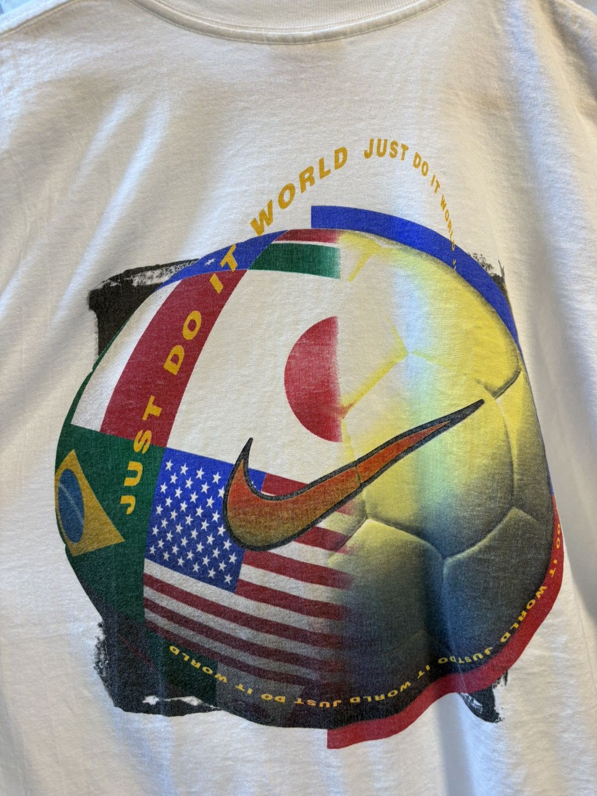 Nike Vintage Nike Football T-Shirt Size US L / EU 52-54 / 3 - 8 Thumbnail