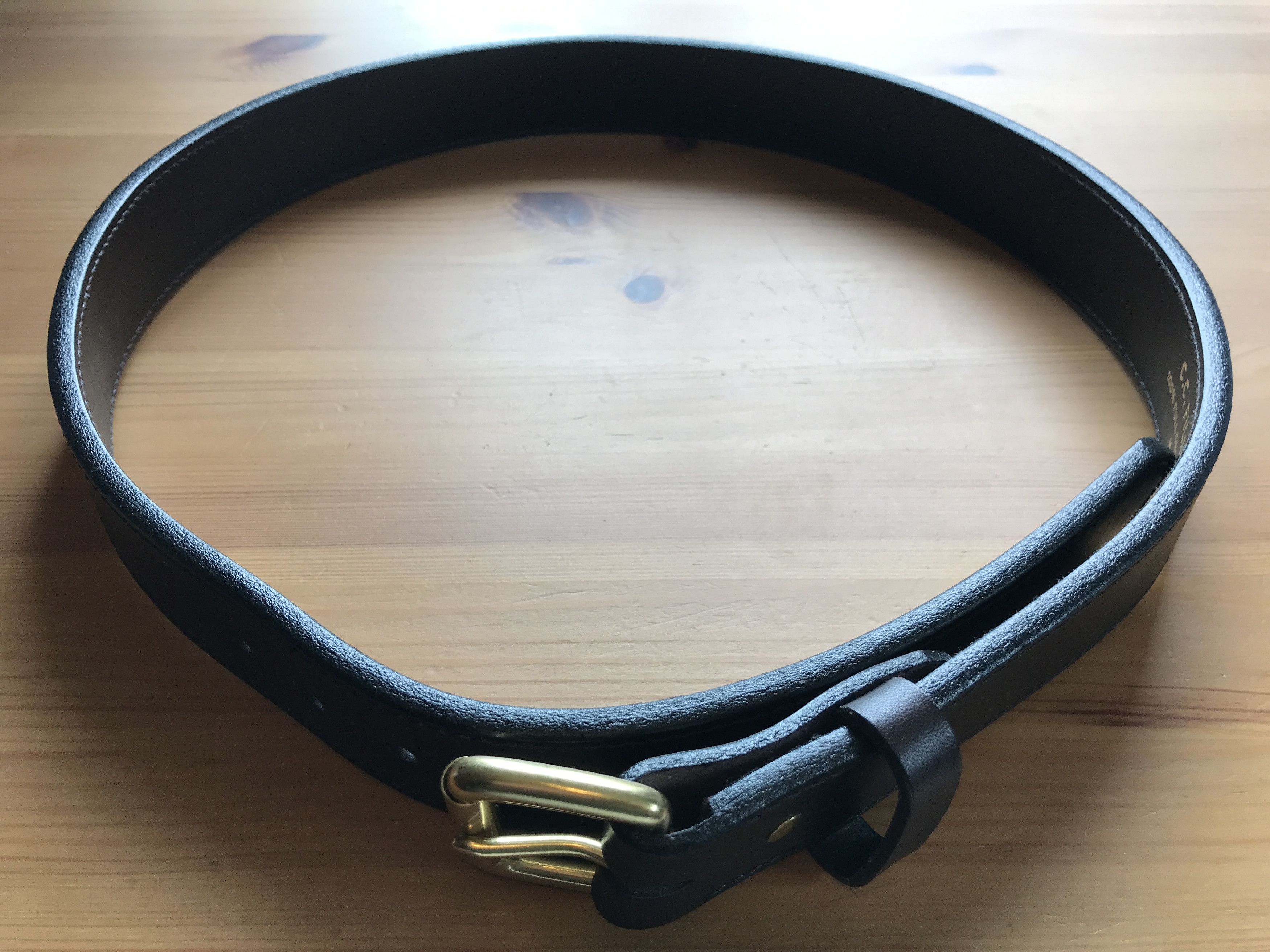 Filson 1.5 Inch Leather Belt - Saddle-Grade Bridle Leather, Rustproof Roller Buckle, 7 Hole Fit - View #5