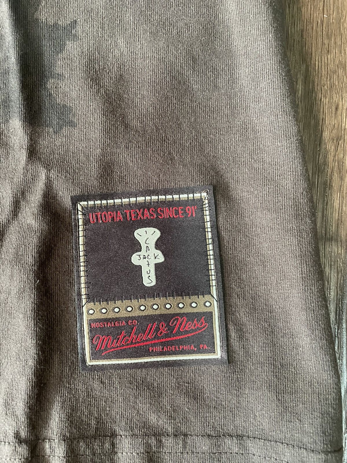 Mitchell & Ness × Travis Scott cactus jack travis scott mitchell & ness uni of kentucky tee Size US M / EU 48-50 / 2 - 4 Thumbnail