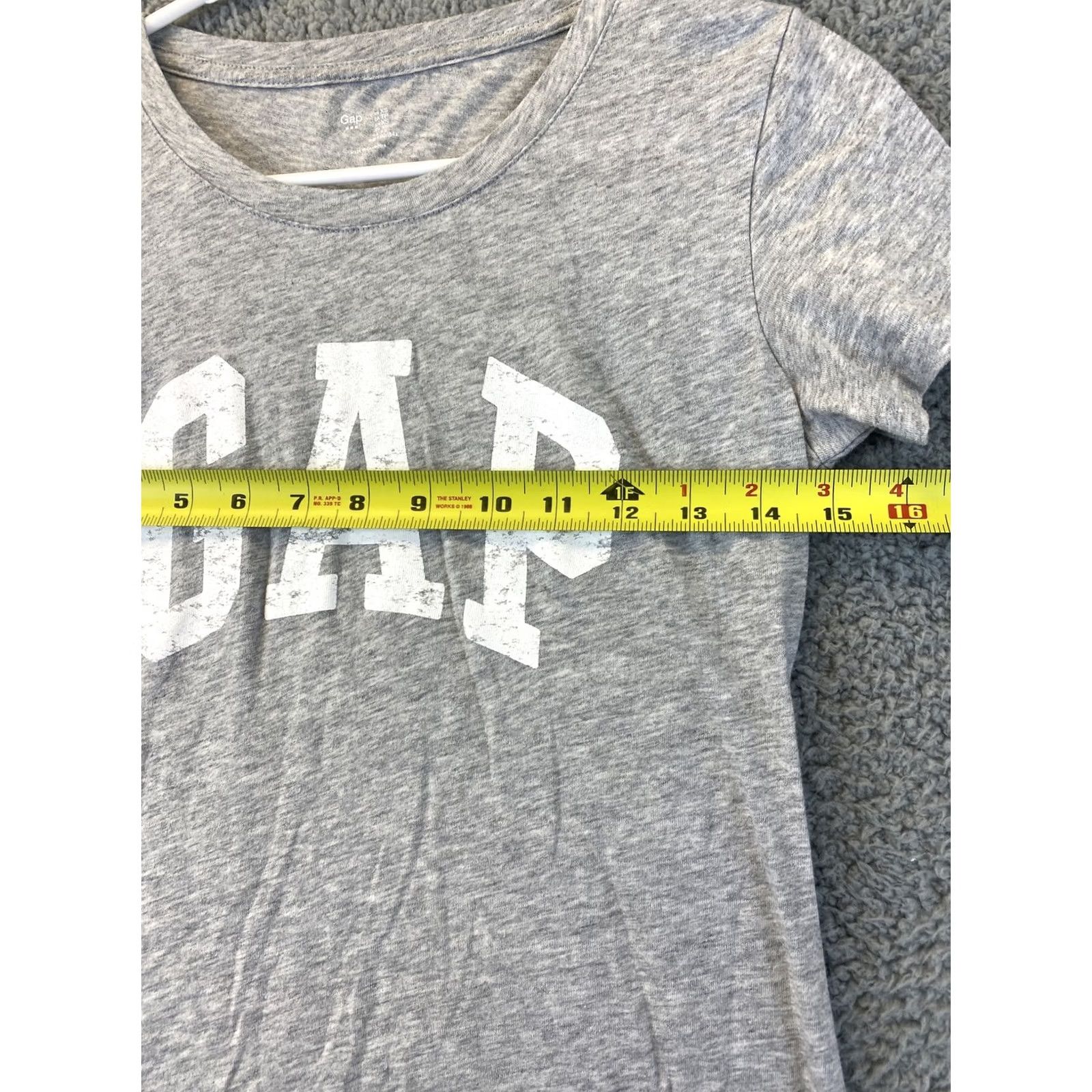 Gap VINTAGE? Not vintage. Women's Gap Shirt Women XS Gray Round Neck T-Shirt Cotton Gap Body 34-40 XS Gray Shirt Womens Shirts? Size XS / US 0-2 / IT 36-38 - 4 Thumbnail
