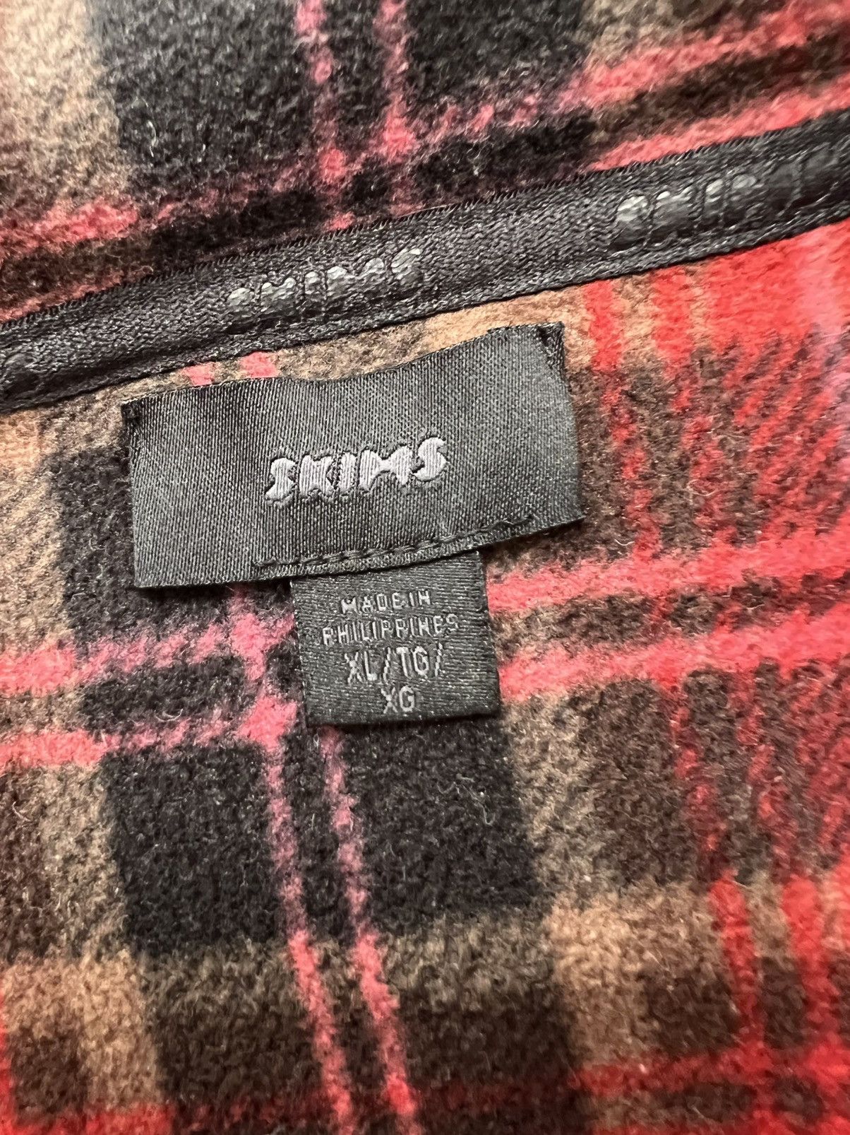 SKIMS SKIMS Red Black Plaid Fleece Sleep Flannel Size XL / US 12-14 / IT 48-50 - 3 Thumbnail