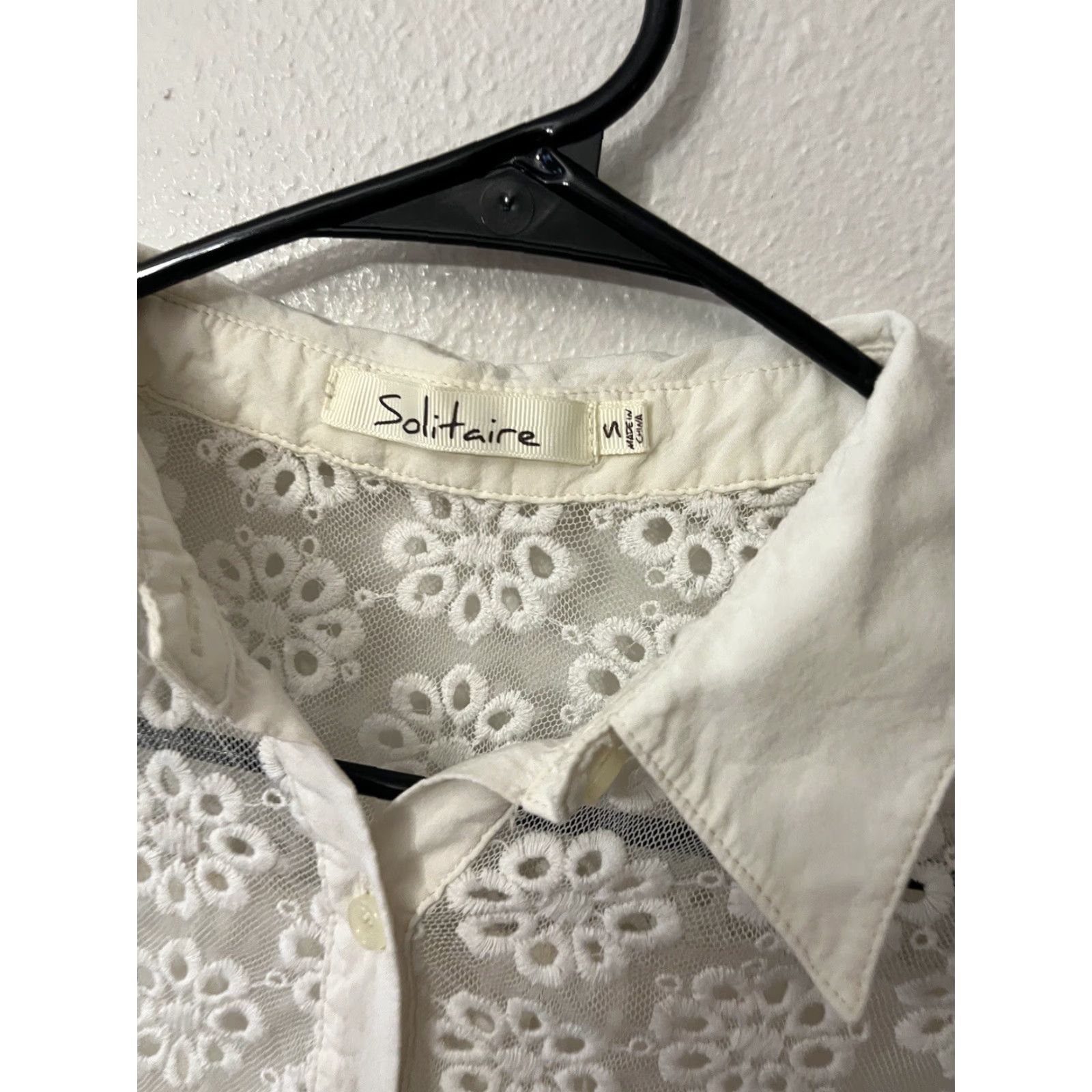 Vintage Solitaire Wm’s Sleeveless Ivory Embroidered Boho Front/Solid Back Blouse Small Size S / US 4 / IT 40 - 2 Thumbnail
