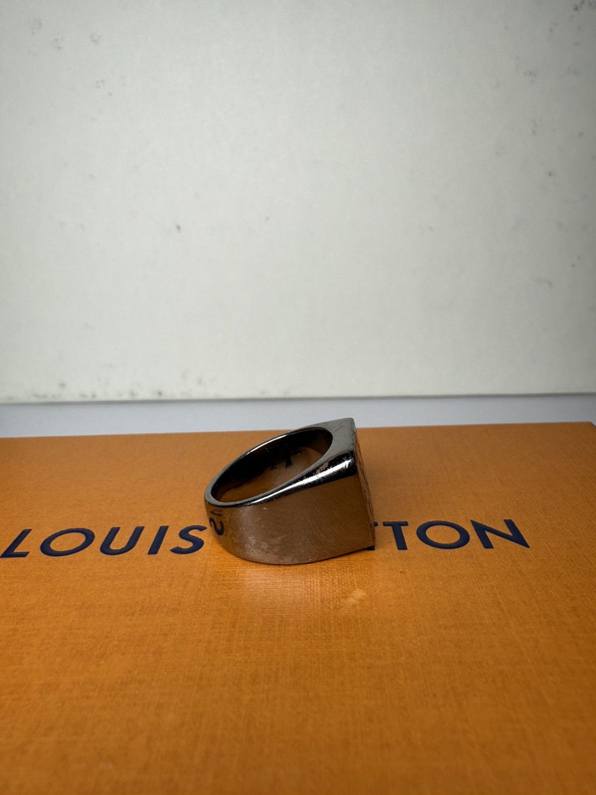 Louis Vuitton Louis Vuitton Signet Ring Size ONE SIZE - 5 Thumbnail