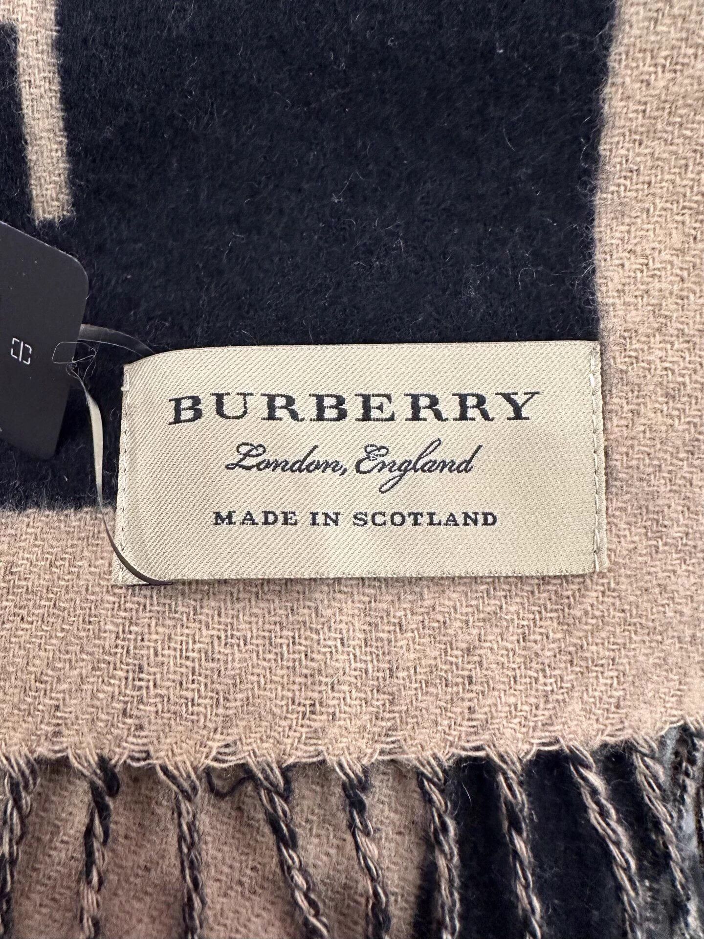 Burberry Burberry brown black L logo 2 tassel cashmere scarf Size ONE SIZE - 6 Thumbnail