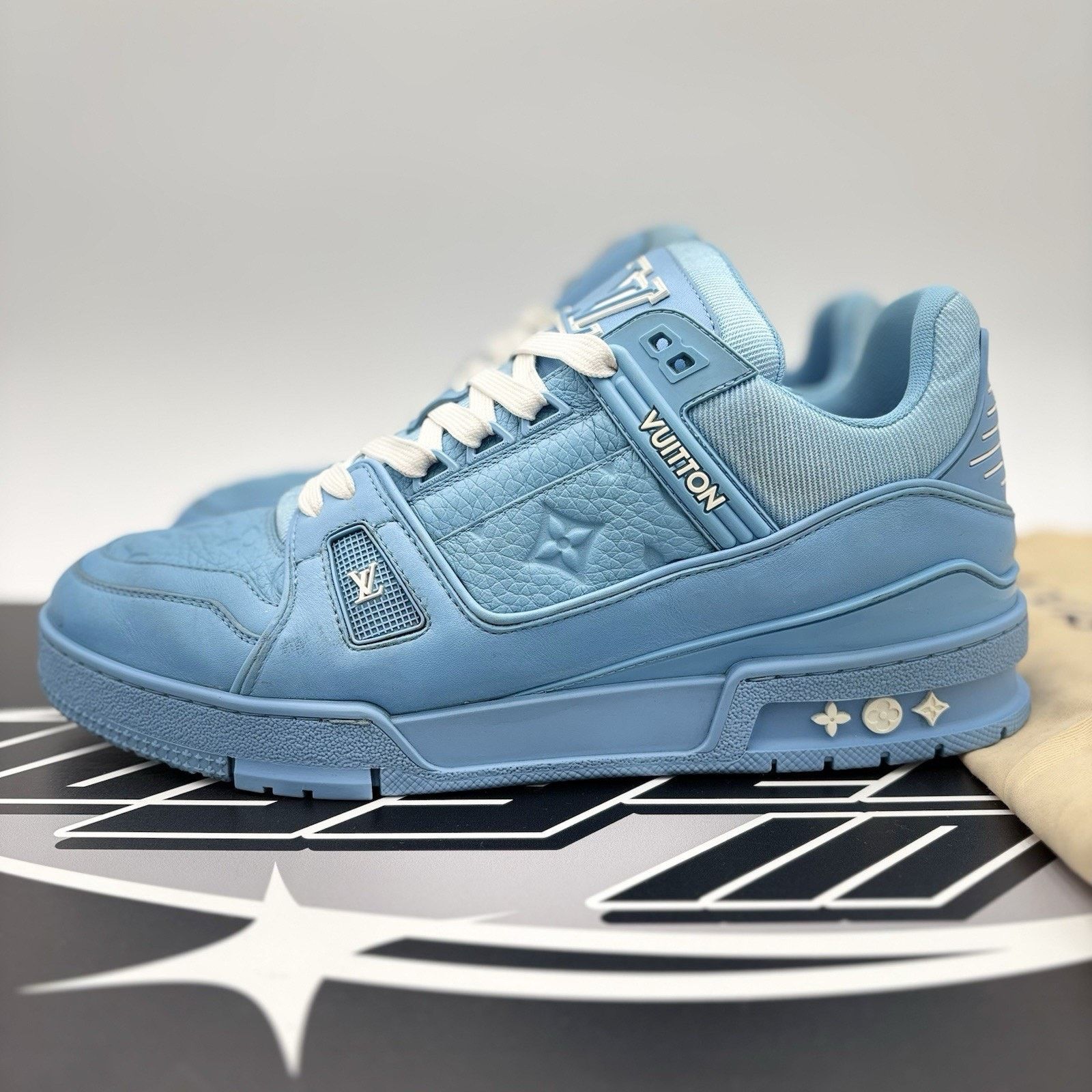 Louis Vuitton (10.5-11 US) - Louis Vuitton Trainer ' Sky Blue ' | GREAT! Size US 11 / EU 44 - 1 Thumbnail