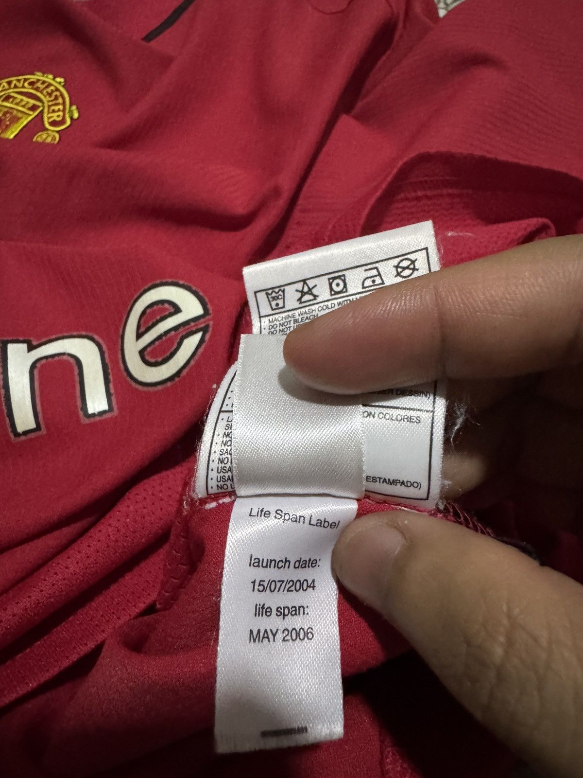 Vintage Y2K 04-06 Ronaldo Era Man Utd Home Kit Vodafone Jersey Size US M / EU 48-50 / 2 - 7 Thumbnail
