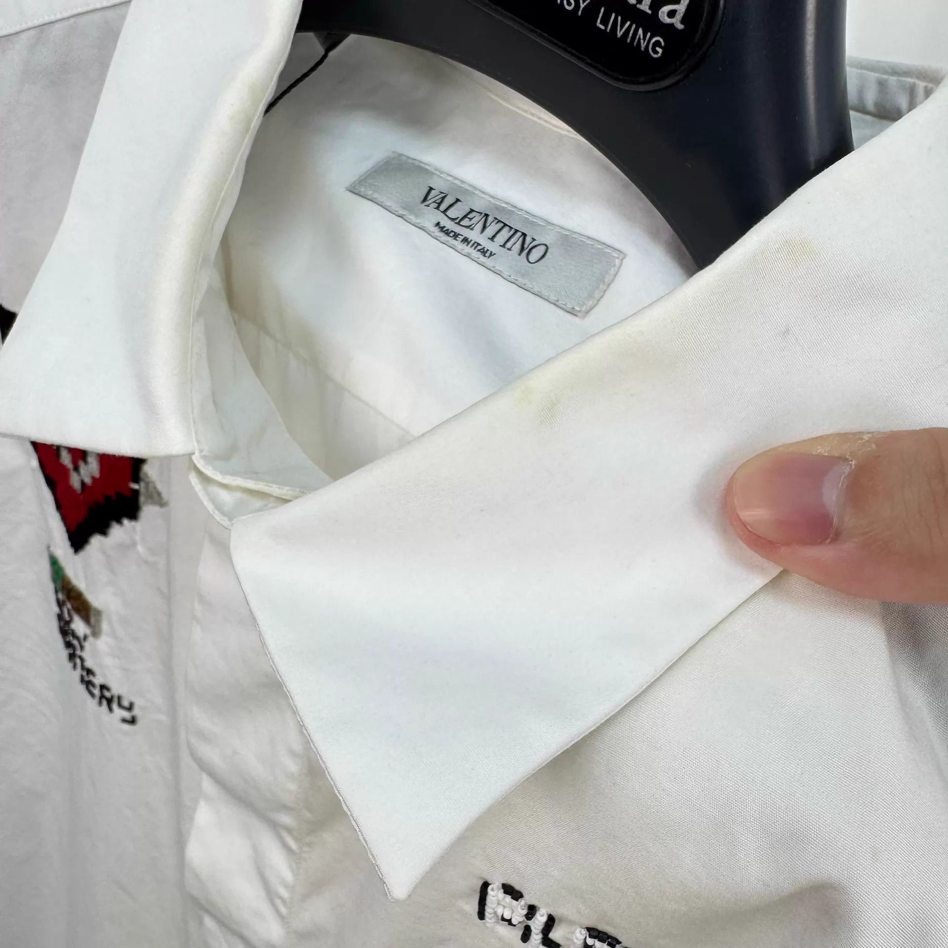 Valentino Valentino beaded embroidered logo shirt 41 95 L Size US L / EU 52-54 / 3 - 6 Thumbnail