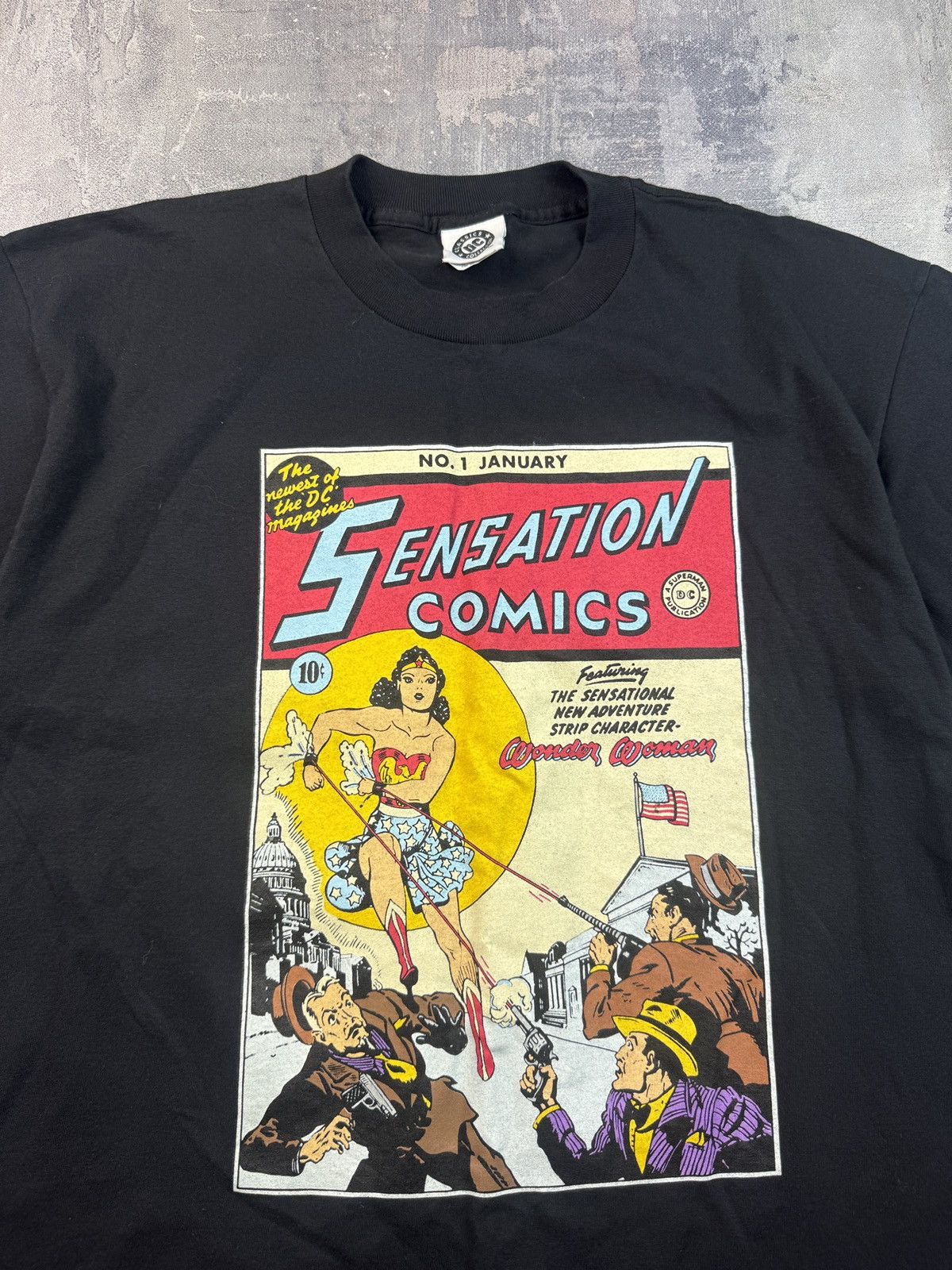 DC Comics Vintage 90s DC Comics "Sensation Comics #1" Promo T-Shirt Size US XL / EU 56 / 4 - 2 Thumbnail