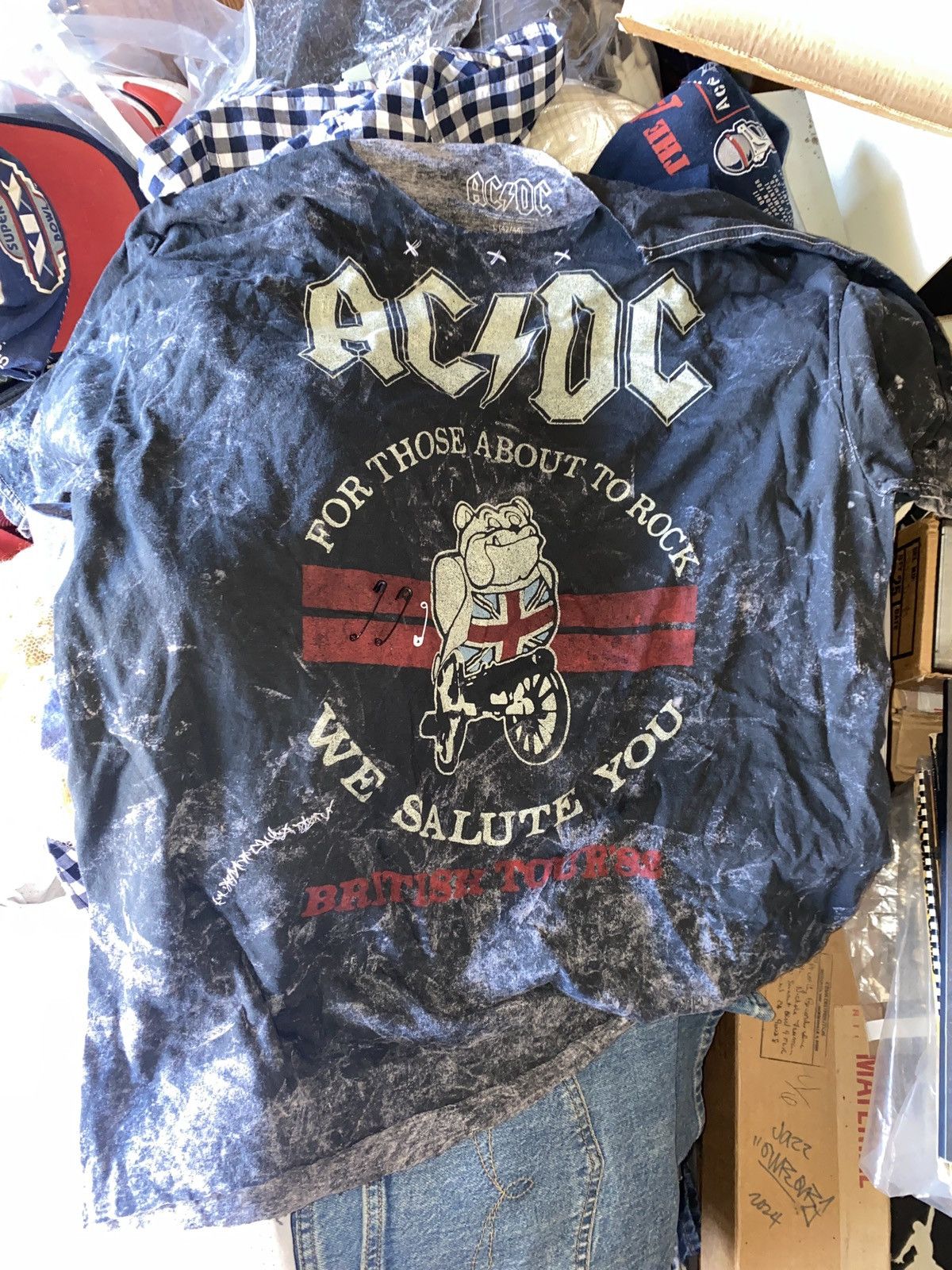 AC/DC AC/DC graphic t-shirt commemorates the band's 1982 British Size US L / EU 52-54 / 3 - 1 Thumbnail