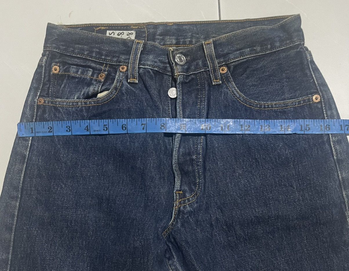 Jean Vintage 90s Levi's 501 Faded Blue Jeans Made in USA Size 28" / US 6 / IT 42 - 8 Thumbnail