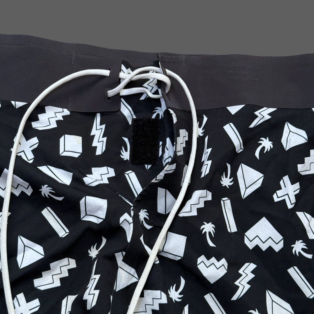 Other Catch Surf Performance Feel Patterned Boardshort Size 30 GUC Size US 30 / EU 46 - 3 Thumbnail