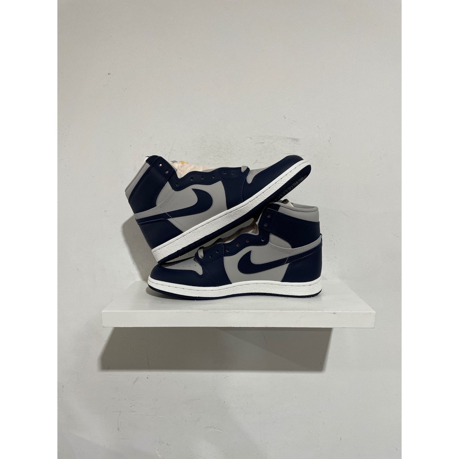 Nike NIKE JORDAN 1 HIGH '85 GEORGETOWN SIZE 10 NEW Size US 10 / EU 43 - 2 Thumbnail