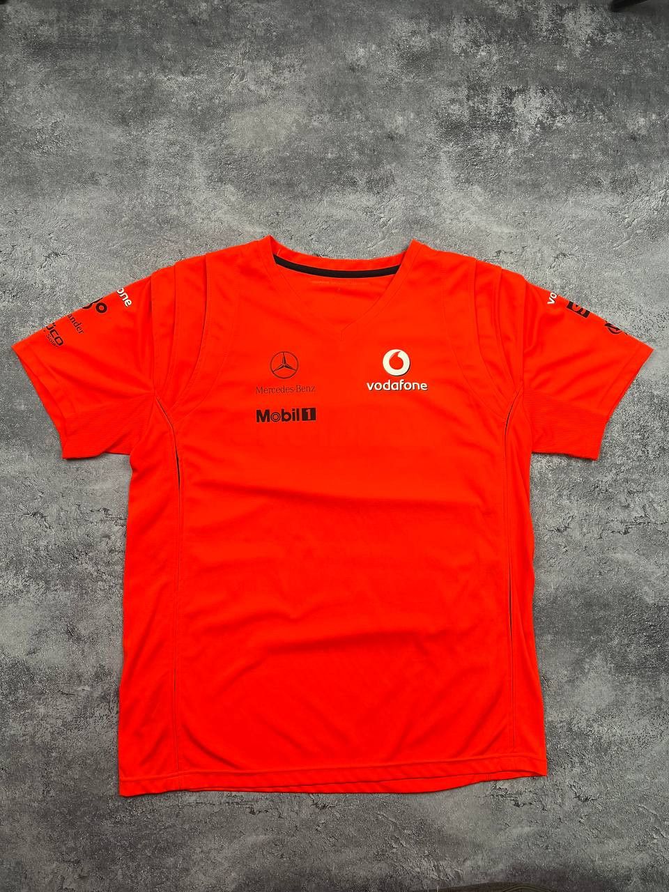 Formula 1 Mercedes Benz Vodafone Hugo Boss F1 T-Shirt Size US XL / EU 56 / 4 - 6 Thumbnail