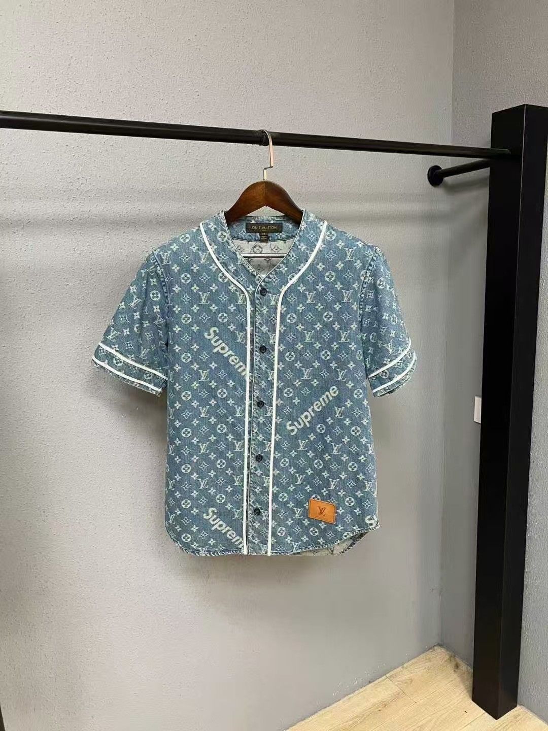 Louis Vuitton × Supreme Supreme lv Louis Vuitton denim baseball Jersey Size US XS / EU 42 / 0 - 1 Thumbnail