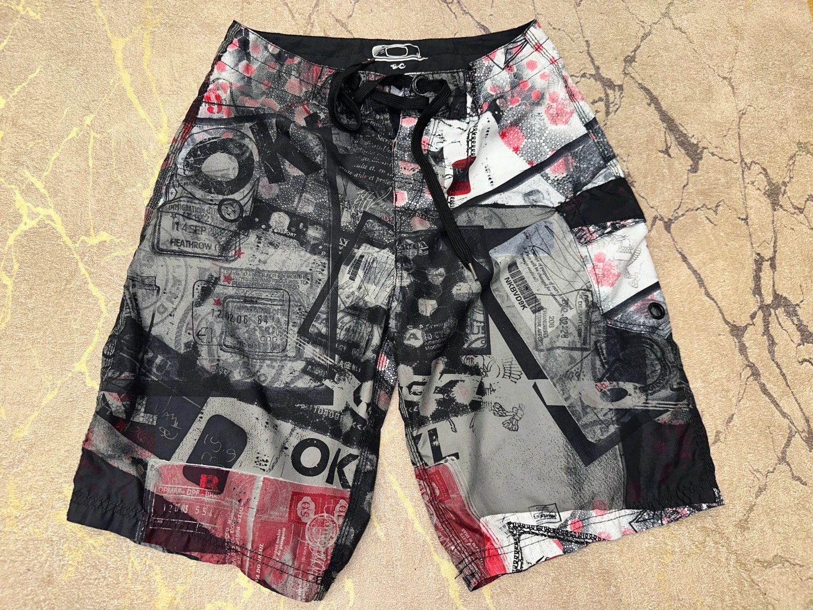 Oakley Oakley Shorts Limited Striped Rainbow Flame Board Size 30 Size US 30 / EU 46 - 1 Thumbnail