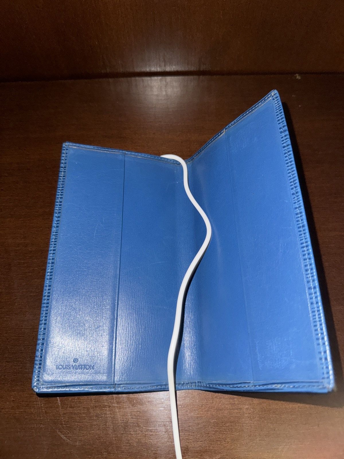 Designer × Louis Vuitton × Vintage Louis Vuitton Blue Epi Leather Elise Wallet Size ONE SIZE - 3 Thumbnail