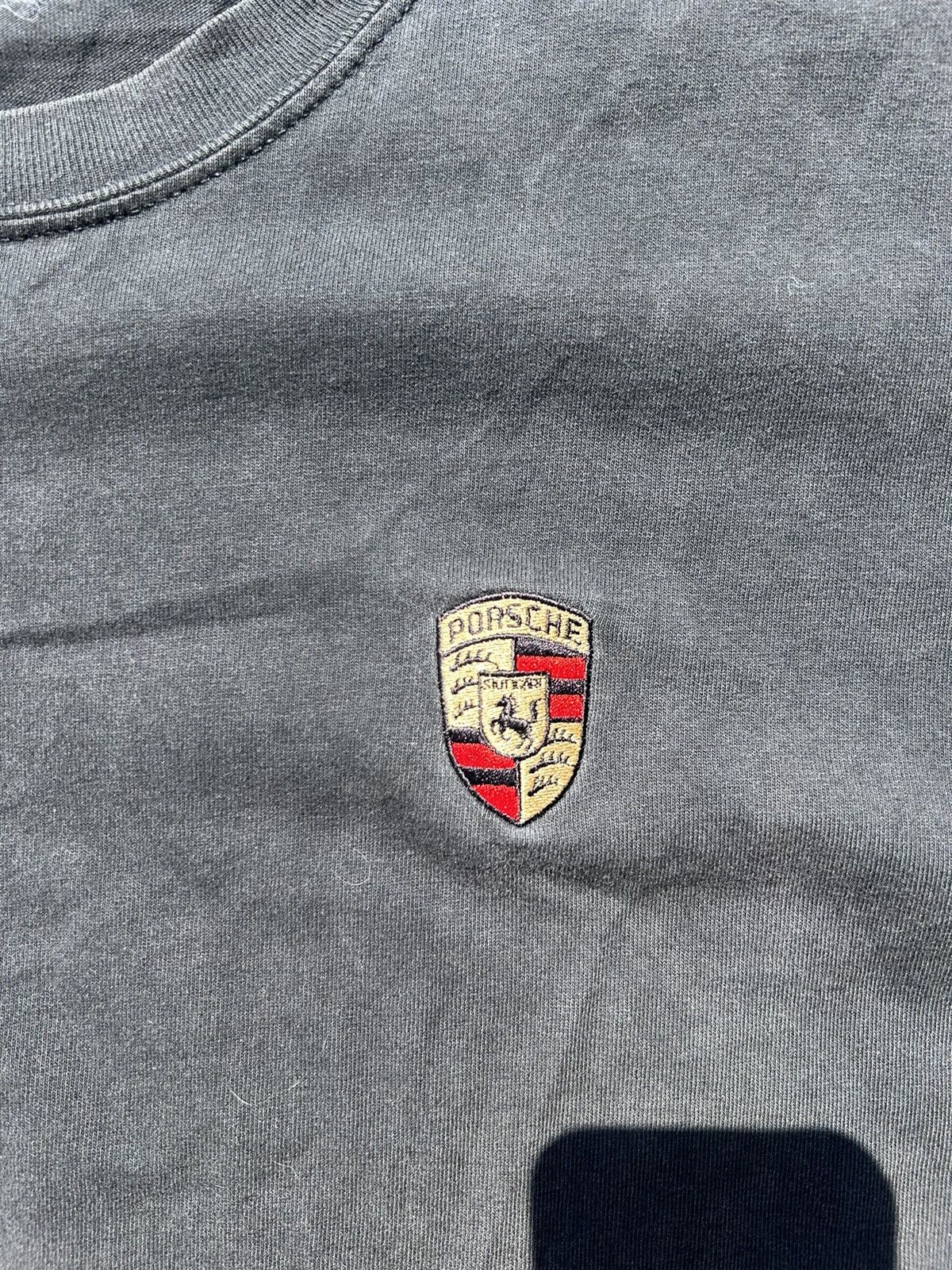 Gildan Embroidered Porsche logo tee Size US XXL / EU 58 / 5 - 2 Thumbnail
