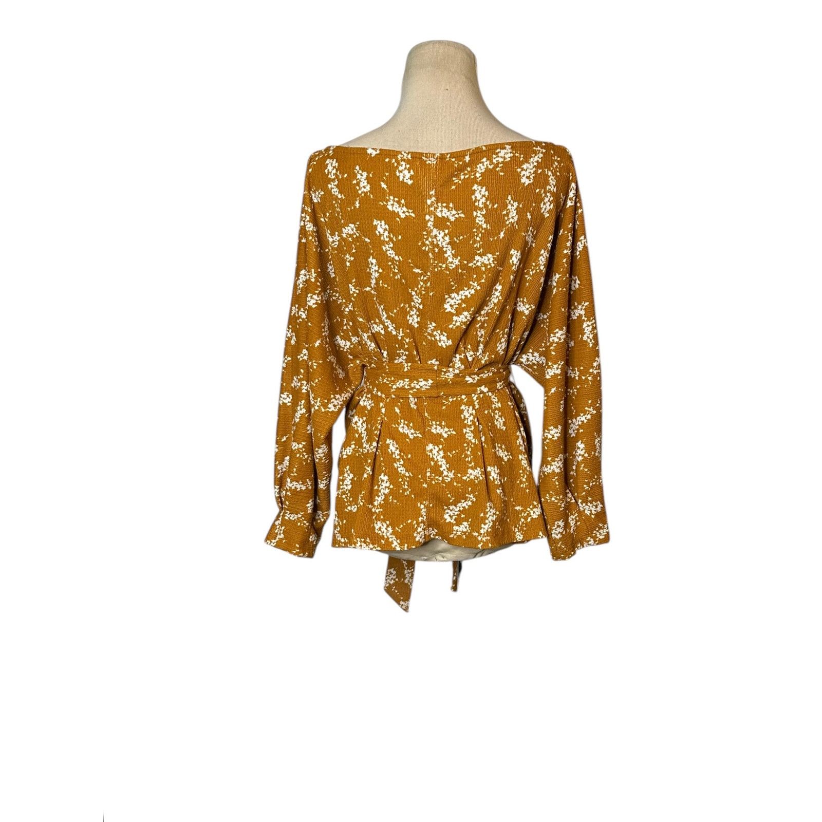 Anthropologie By Anthropologie long sleeves floral belted blouse size S Size S / US 4 / IT 40 - 8 Thumbnail