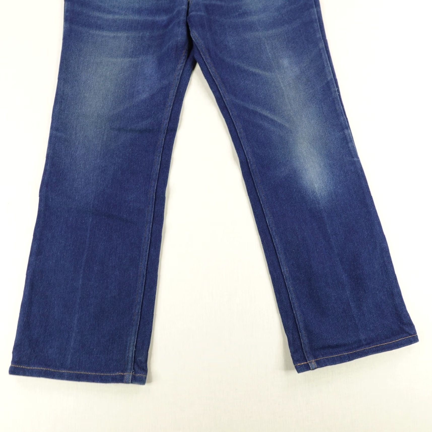 Levi's VINTAGE Levi's Jeans Mens 38x31 Blue Denim 547 Brown Tab Faded Straight Leg 90s Levis 5047-2317 Mens Jeans Size US 38 / EU 54 - 3 Thumbnail
