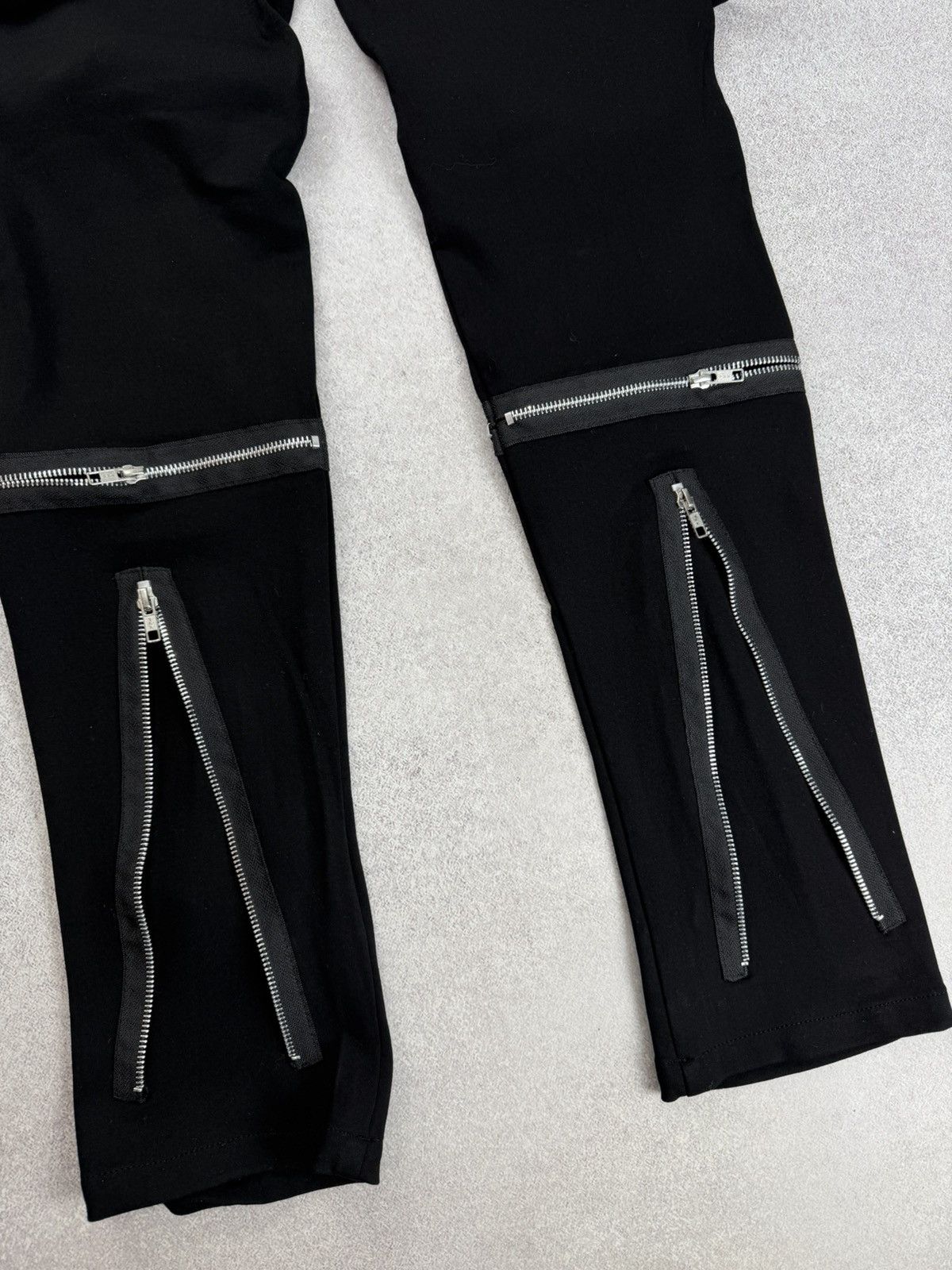 Japanese Brand Gothicana Gothic Black Buckle Zip Pants Unisex Size 30x32 Size US 30 / EU 46 - 8 Thumbnail