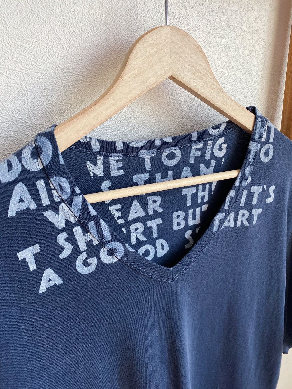 Maison Margiela MAISON MARTIN MARGIELA AIDS garment dyed v- neck t-shirt Size US L / EU 52-54 / 3 - 20 Thumbnail