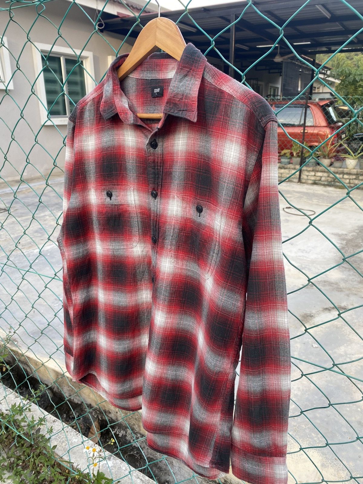 Uniqlo Uniqlo shadow plaid kurt cobain style Size US XL / EU 56 / 4 - 5 Thumbnail
