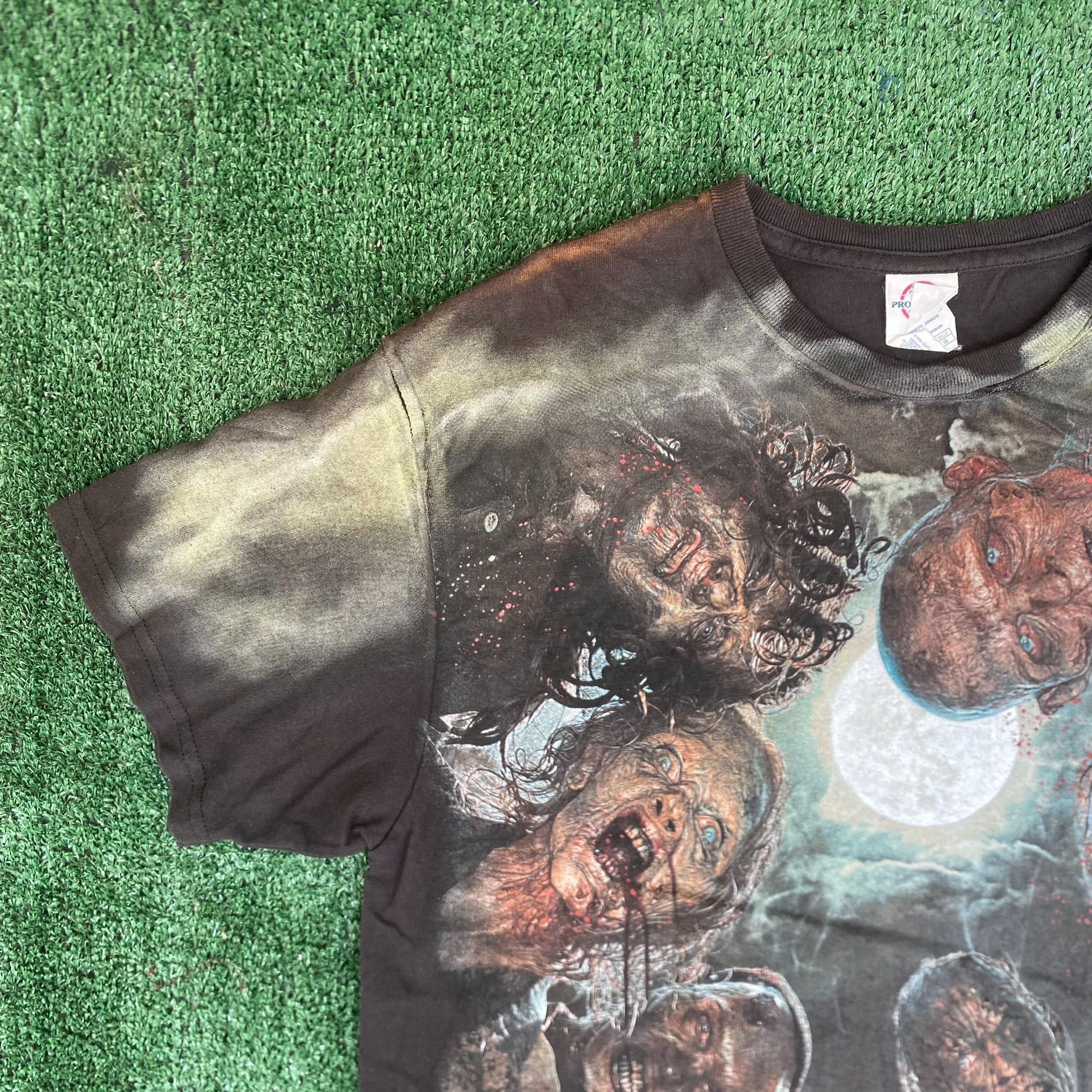 Delta Vintage Y2K Walking Dead Shirt Zombie TV AOP All Over Tee Size US L / EU 52-54 / 3 - 2 Thumbnail