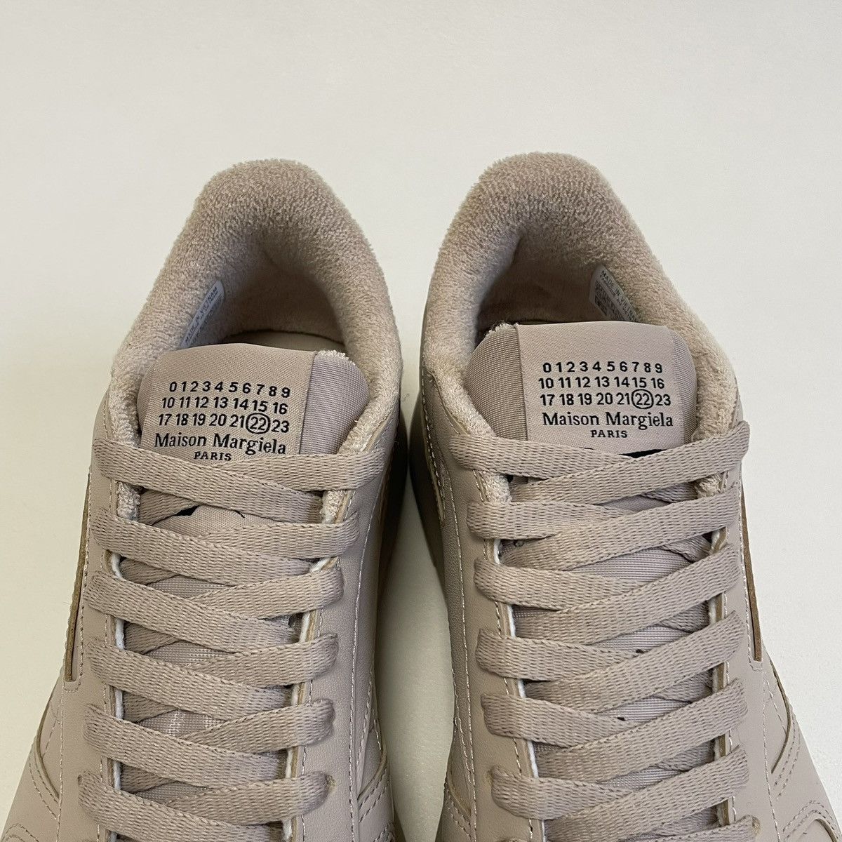 Maison Margiela × Reebok Beige Leather ‘Project 0 CL’ Tabi Sneakers Size US 10 / IT 40 - 8 Thumbnail