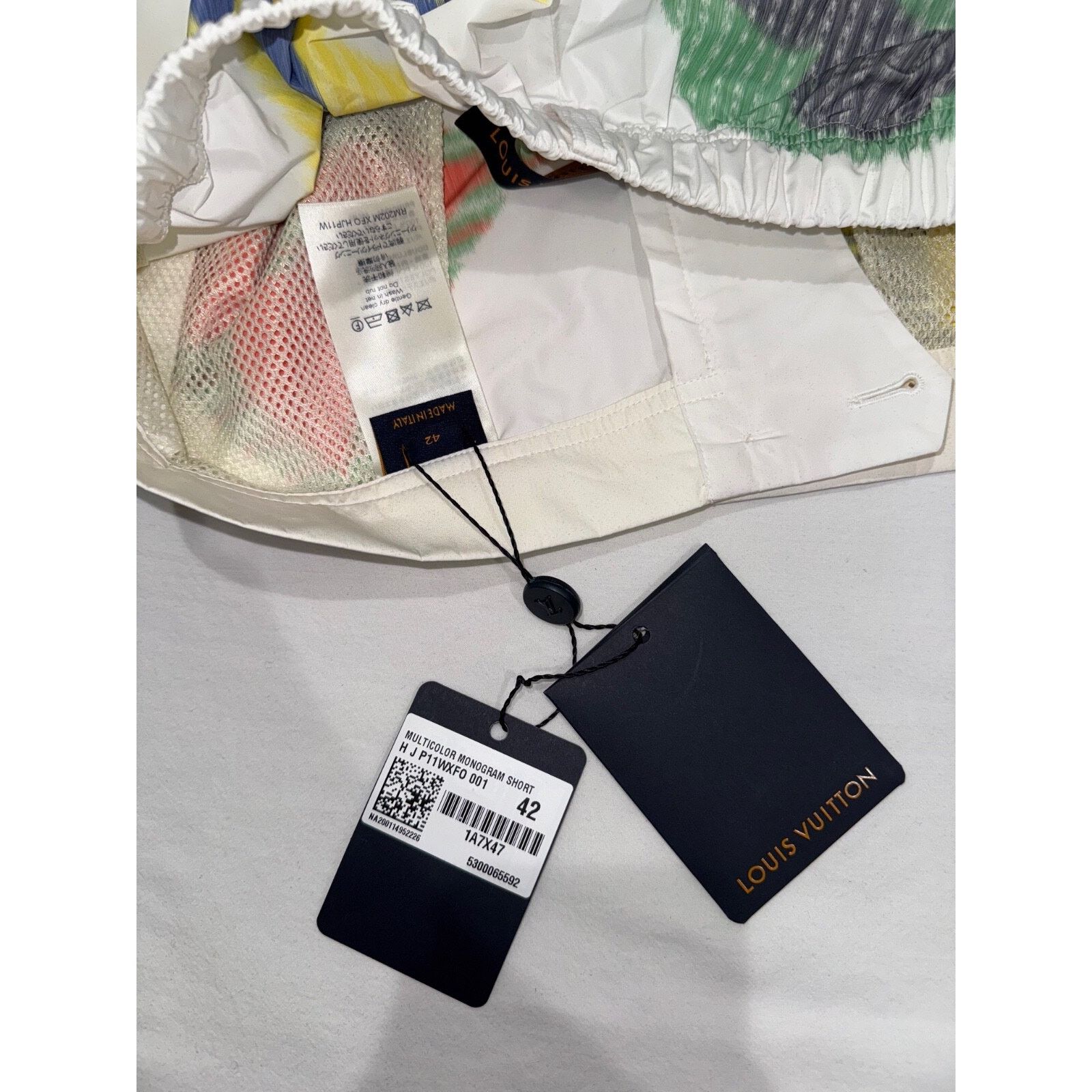Louis Vuitton Louis Vuitton LV Multicolor Monogram White Blue Yellow Logo Size US 26 / EU 42 - 12 Thumbnail