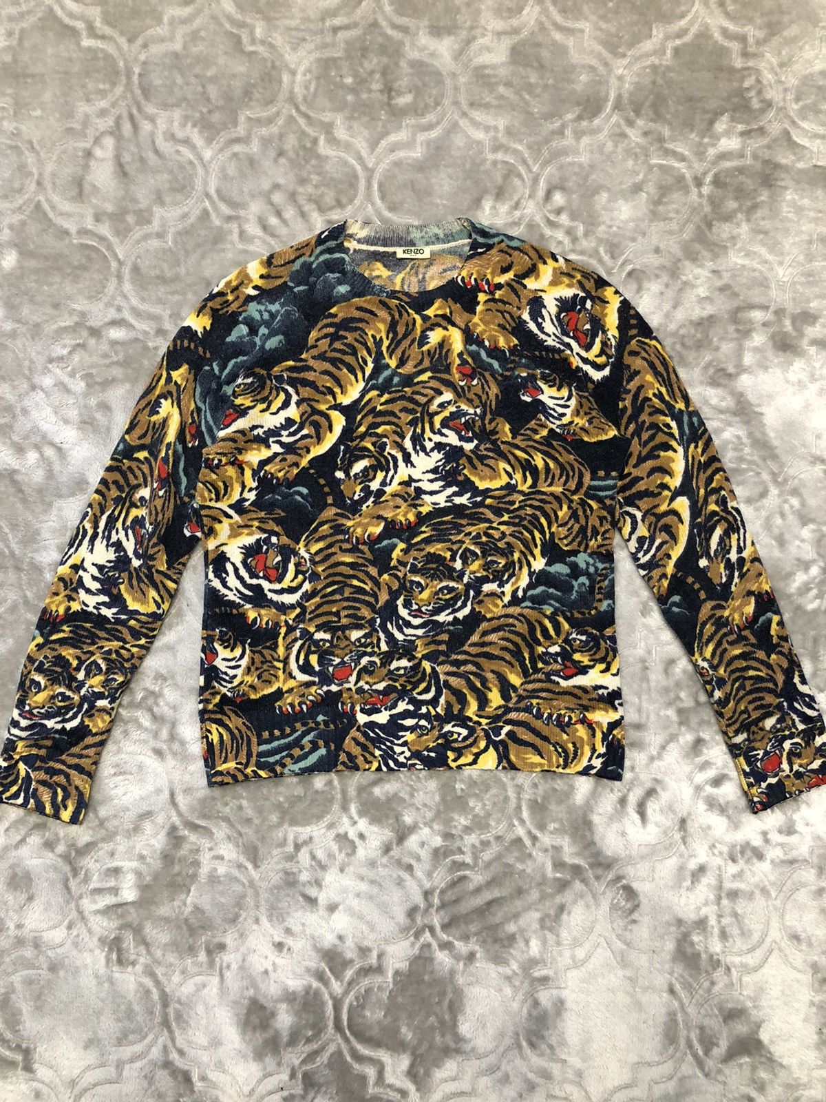 Kenzo flying best sale tiger sweatshirt