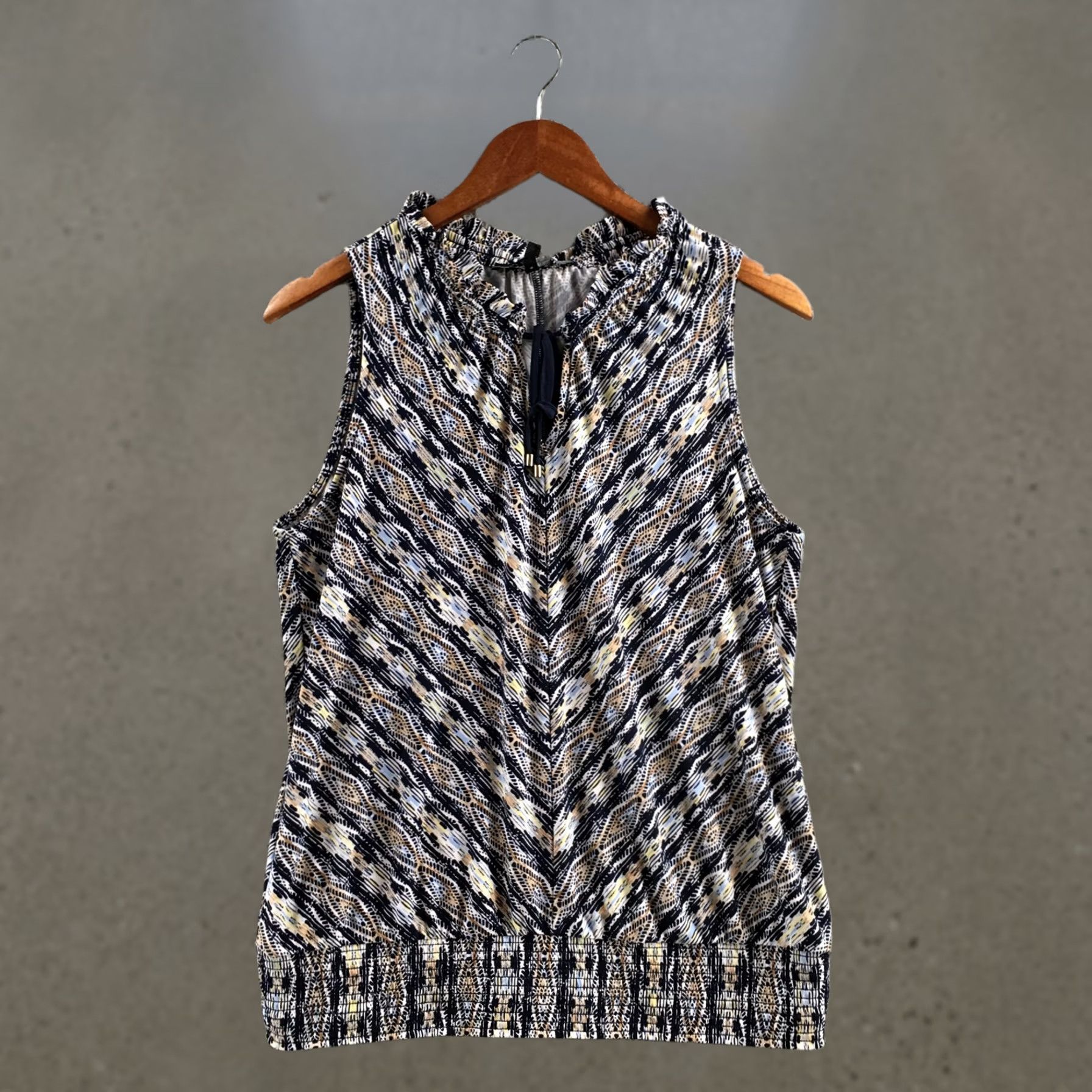 White House Black Market White House Black Market Top Womens M Sleeveless Blue Print Ruffle Neck Pullover Size M / US 6-8 / IT 42-44 - 1 Thumbnail